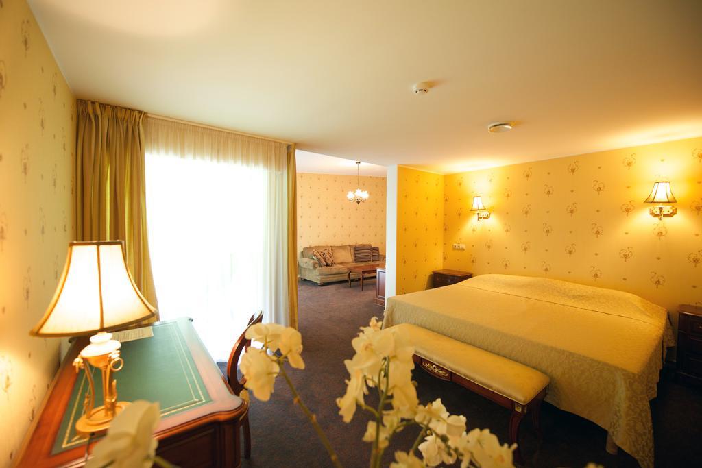 Villa Hotel Theresa Rakvere Habitación foto